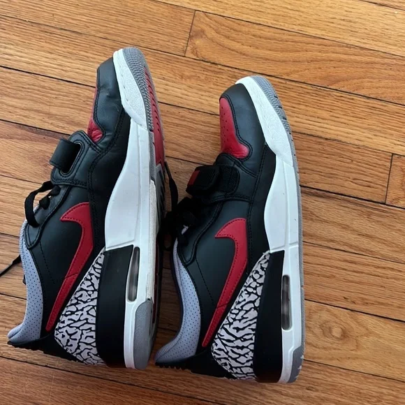 Air Jordan Legacy 312 Low Black Red CD7069 006 - Picture 2 of 3